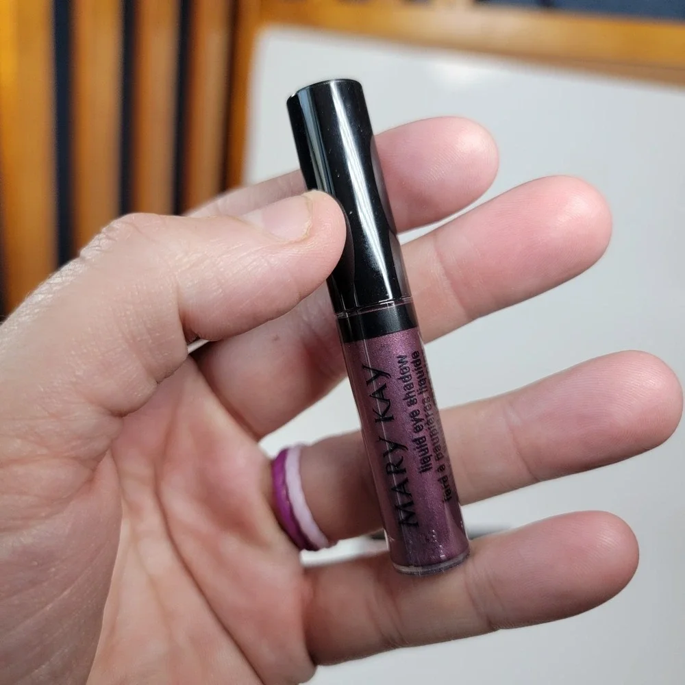 Mary Kay Liquid Eye Shadow PURPLE NOVA New in‎ Box